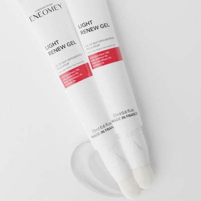 LIGHT RENEW GEL, Gel de nuit dépigmentant régulateur, Texture sensorielle et délicate | Laboratoire ENEOMEY